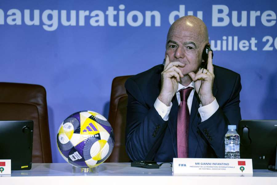 Infantino sigue luchando contra el racismo