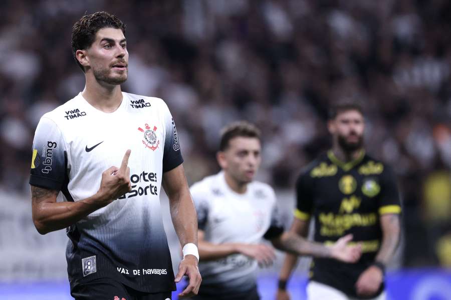 Saída de Pedro Raul também alivia a folha do Corinthians e abre espaço para novas contratações