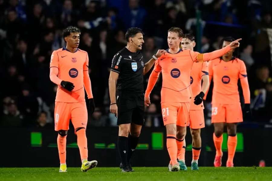 De Jongovi se nepozdávaly verdikty rozhodčích.