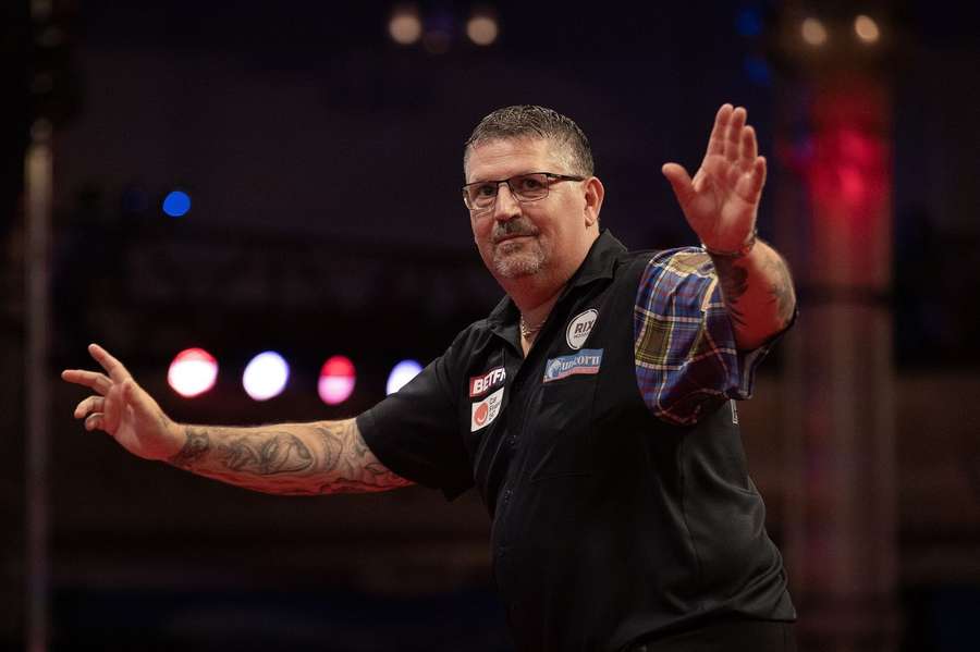 Gary Anderson bleef ongeslagen en won alle zeven wedstrijden