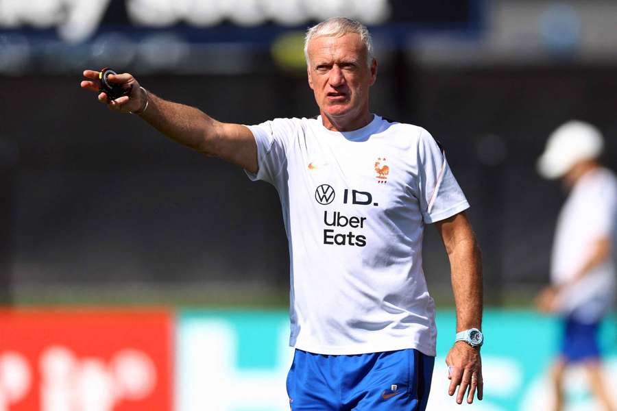Deschamps hat mit Nachdruck vor einer zu hohen Belastung für Profifußballer gewarnt. Deschamps hat mit Nachdruck vor einer zu hohen Belastung für Profifußballer gewarnt.
