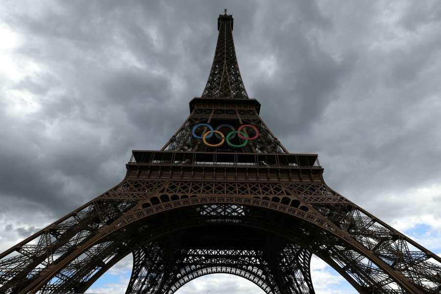 Os monumentos de Paris serão iluminados durante a cerimónia de abertura.