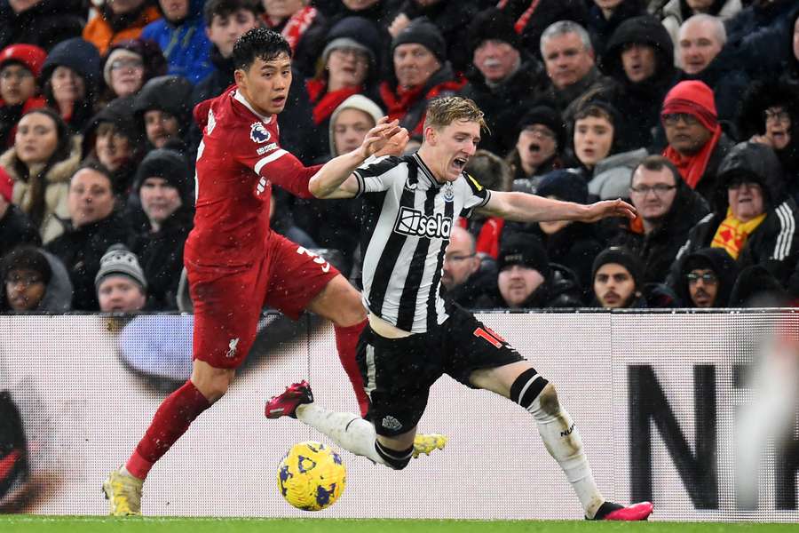 O Newcastle vendeu caro a vitória ao Liverpool