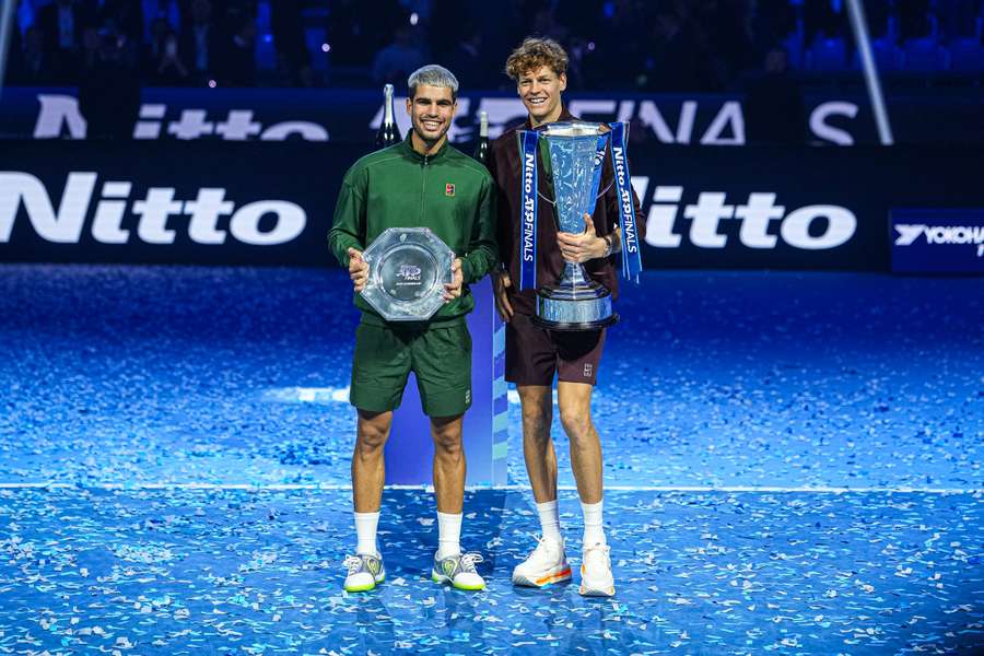 Carlos Alcaraz und Jannik Sinner bei den ATP-Finals 2025.