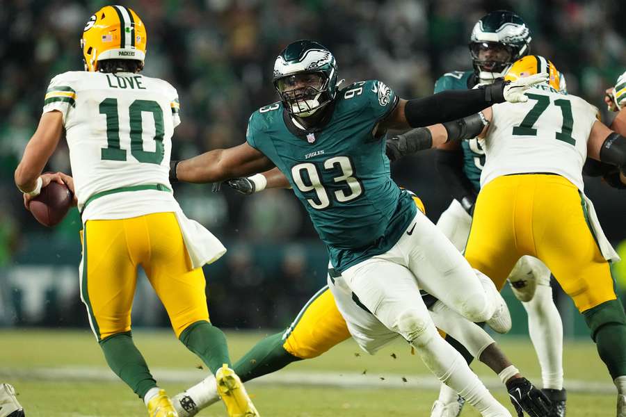 Defesa dos Eagles deu muito trabalho para Jordan Love