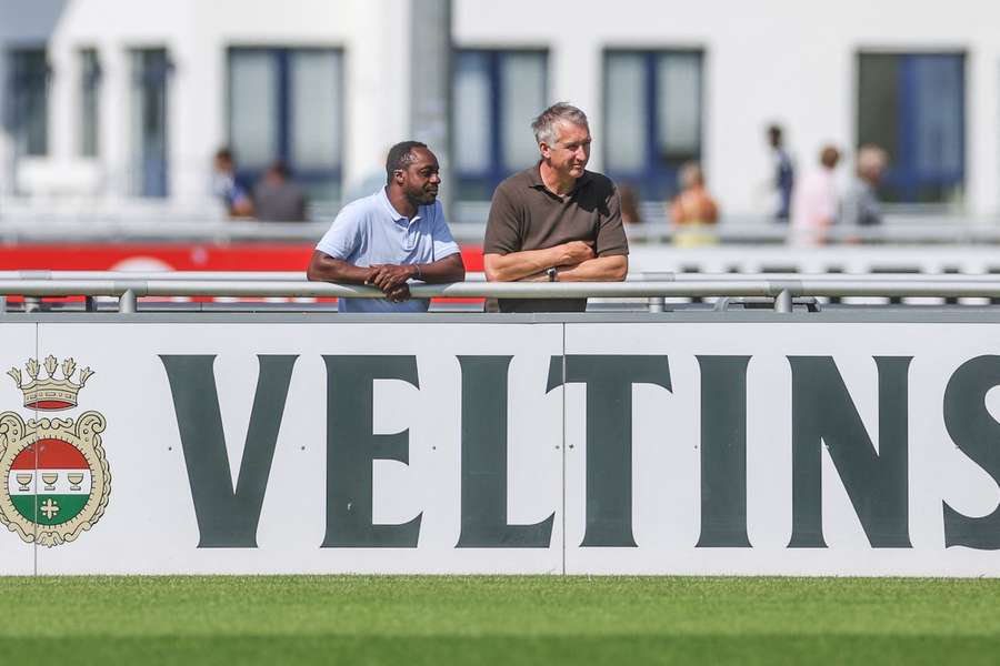 Frank Baumann (r.) hat bei Schalke 04 eine anspruchsvolle Aufgabe übernommen.