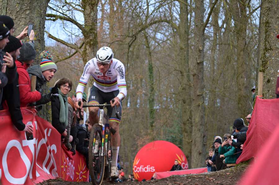 Van der Poel, protagonista en Namur Van der Poel, protagonista en Namur