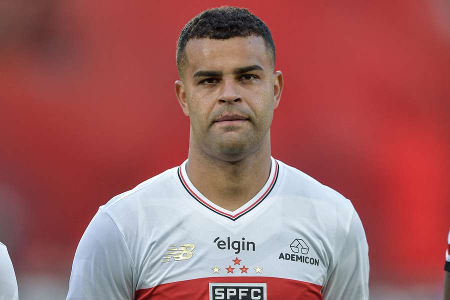 Alisson aguarda liberação para poder defender o Corinthians