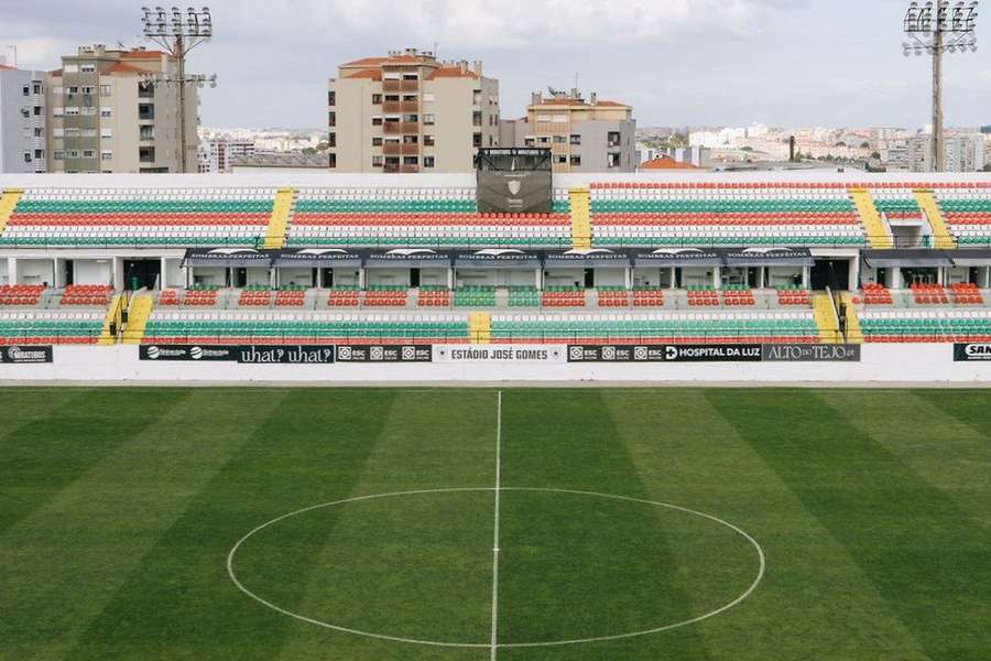 Estádio José Gomes recebe o União de Leiria-Portimonense Estádio José Gomes recebe o União de Leiria-Portimonense