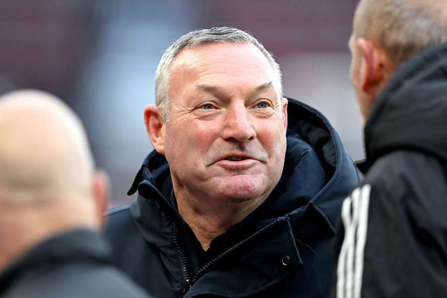 Ron Jans is blij met al het contractnieuws bij FC Utrecht van deze week