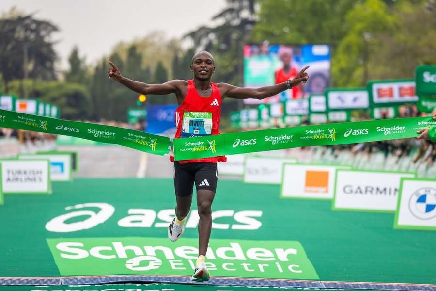 Biwott reina en París.