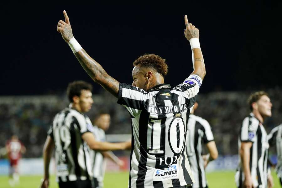 Neymar fez outro gol com a camisa do Santos