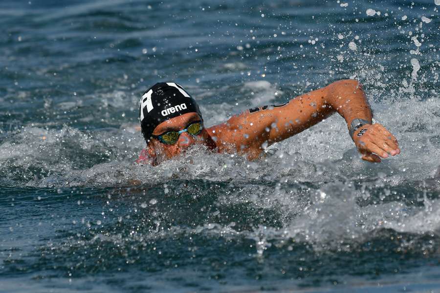 Gregorio Paltrinieri in acqua