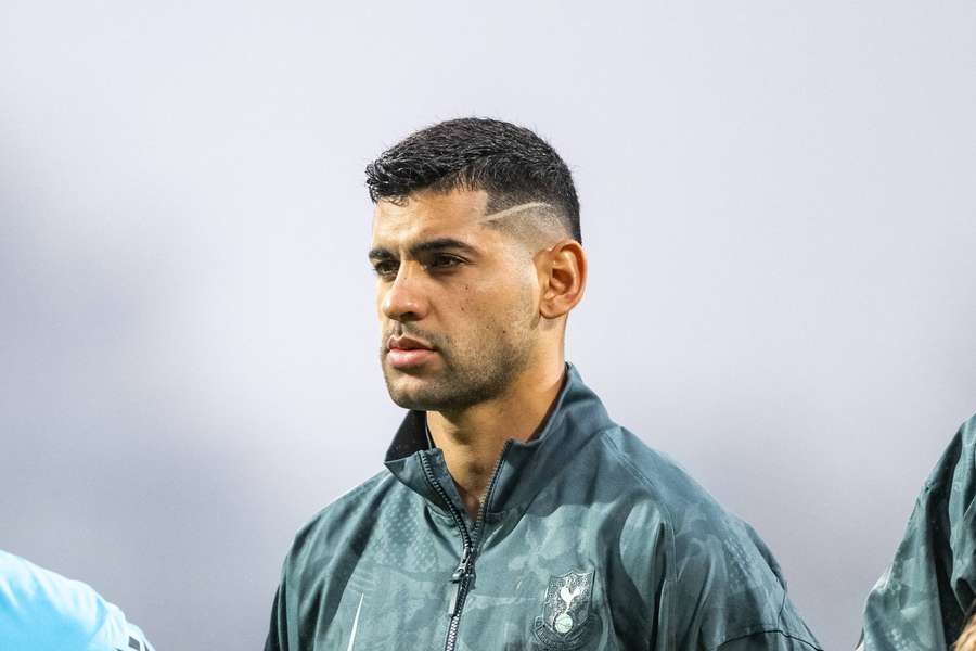 Real Madrid and Atletico fighting to sign Cristian Romero
