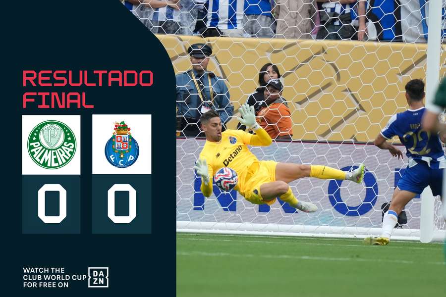 Cláudio Ramos brilhou entre os postes