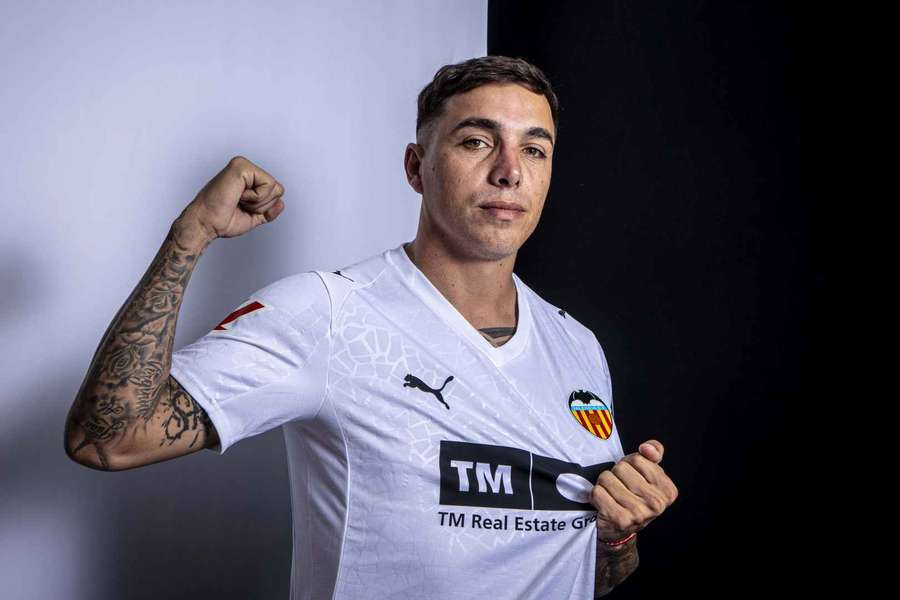 Renzo Saravia com a nova camisola