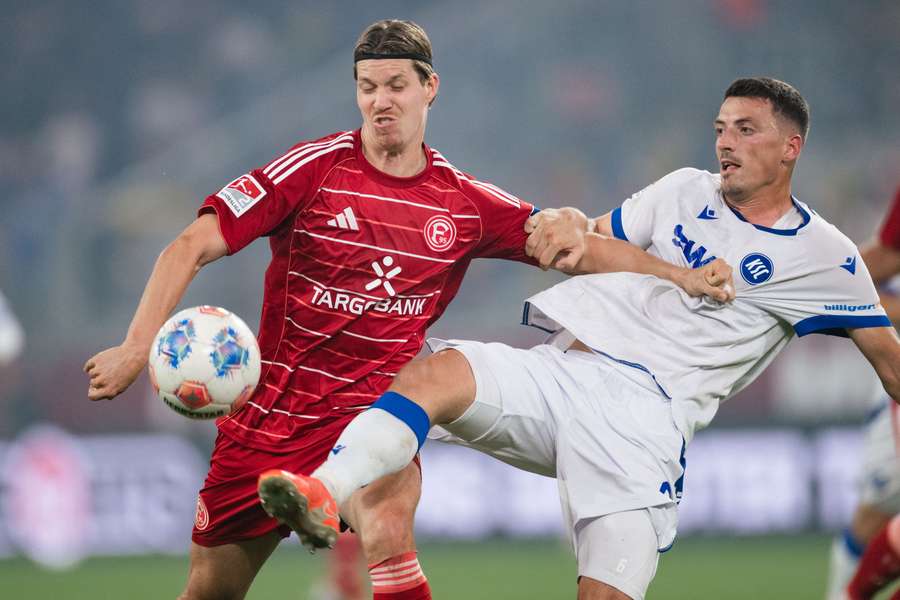 Cedric Itten (l.) und Nicolai Rapp im Duell