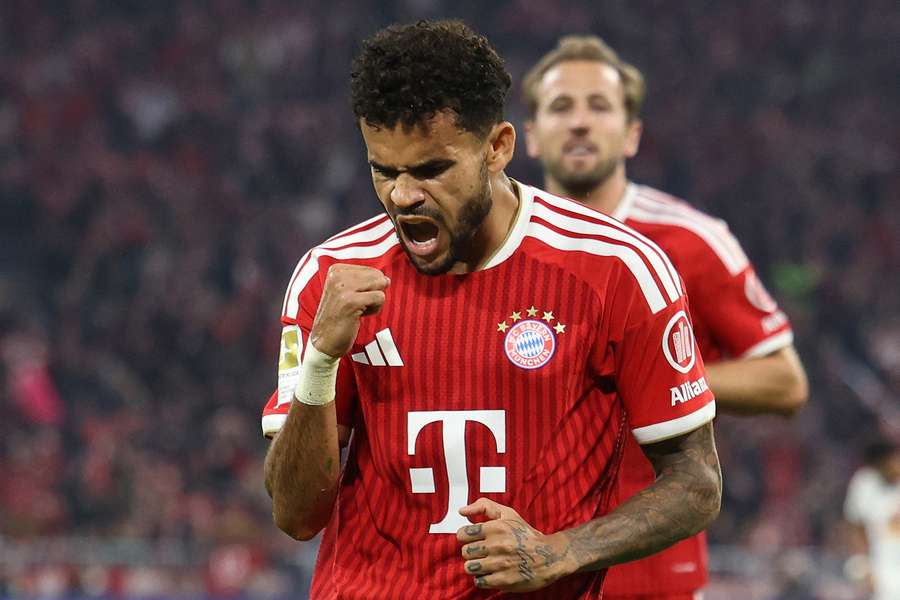 Luis Díaz, antigo extremo do FC Porto, apontou um hat-trick e uma assistência no duelo com o RB Leipzig (6-1) Luis Díaz, antigo extremo do FC Porto, apontou um hat-trick e uma assistência no duelo com o RB Leipzig (6-1)