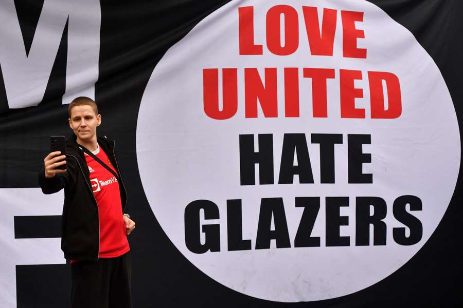 Proprietários americanos do Manchester United consideram vender o clube
