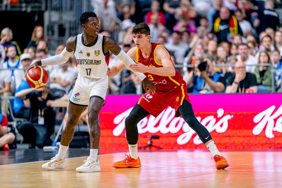 De Larrea defiende a Schroder De Larrea defiende a Schroder