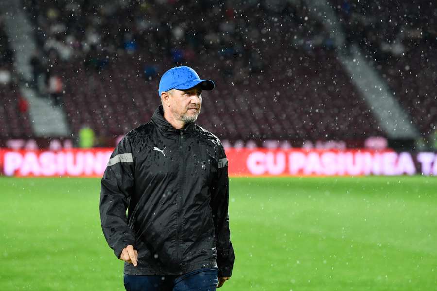 Laurențiu Reghecampf Laurențiu Reghecampf