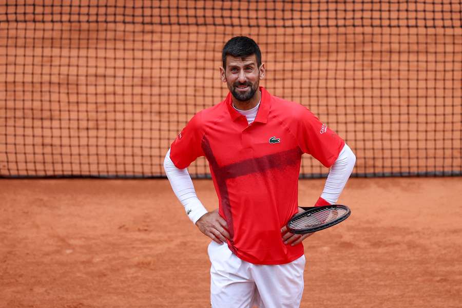 Djoko soma e segue à procura do recorde