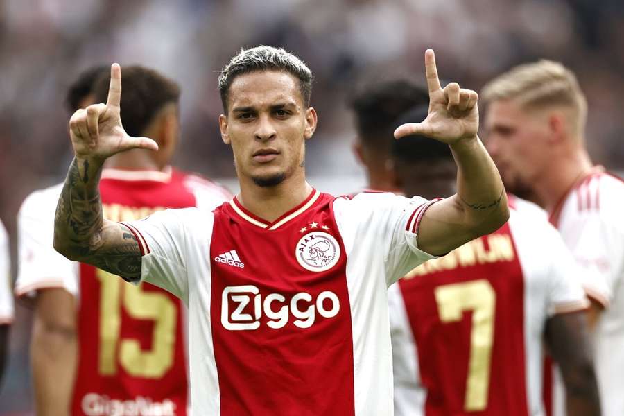 Antony confirms he wants to leave Ajax amid interest from Manchester United