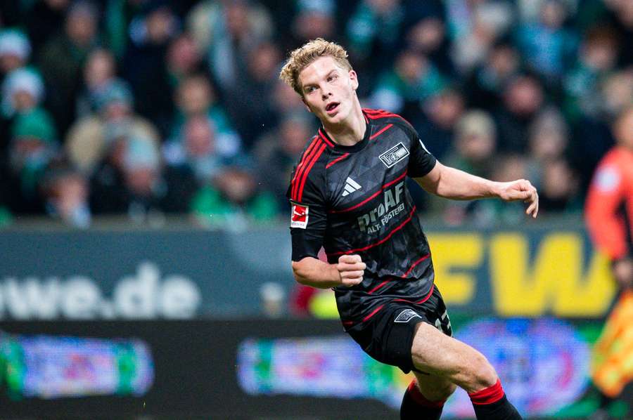 Andras Schäfer spendete an seinen Heimatverein Szombathely Haladas Andras Schäfer spendete an seinen Heimatverein Szombathely Haladas