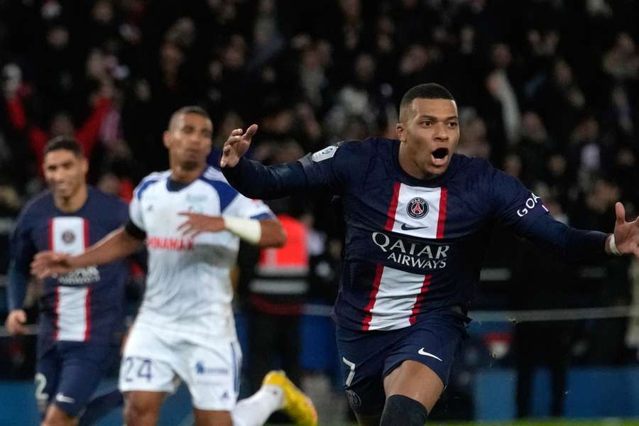 Mbappé rozhodol o troch bodoch PSG, ale finálové sklamanie z MS trvá