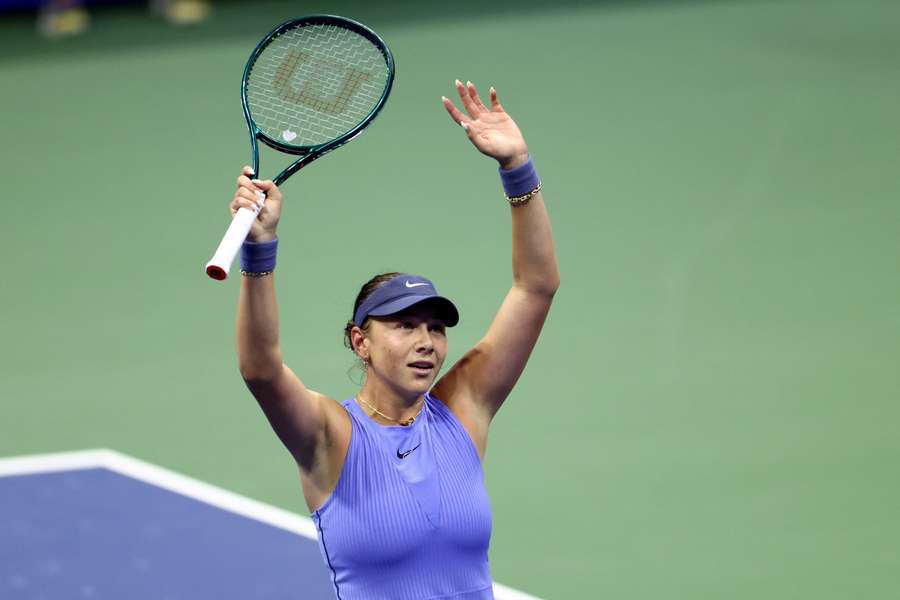 Anisimova celebrates her victory over Osaka Anisimova celebrates her victory over Osaka