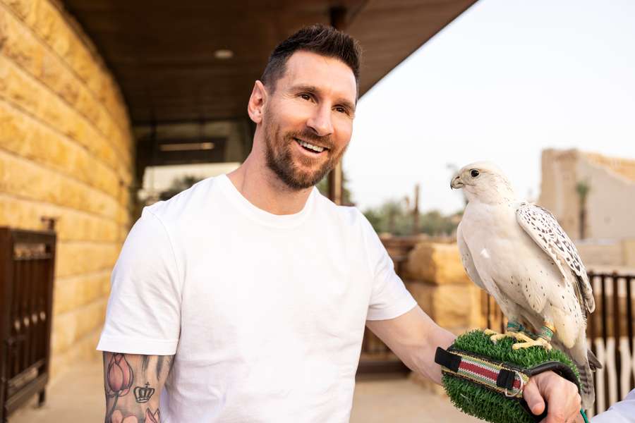 Kijk Messi het eens leuk hebben in Riyadh