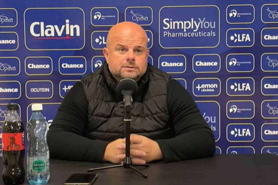 Opavský trenér Roman Nádvorník si zápas s rezervou Sparty užil.