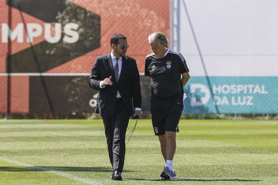 Rui Pedro Braz (esq.) com o então treinador Jorge Jesus