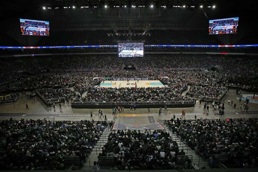 San Antonio Spurs a stabilit un nou record de audiență în NBA: 68,323 de spectatori