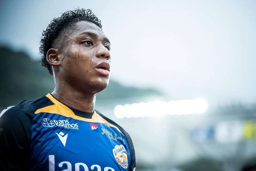 Malcolm Moyo assina pelo Portimonense