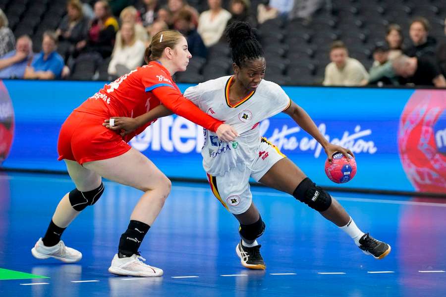 Češky naposledy nastoupily proti Angole. Češky naposledy nastoupily proti Angole.