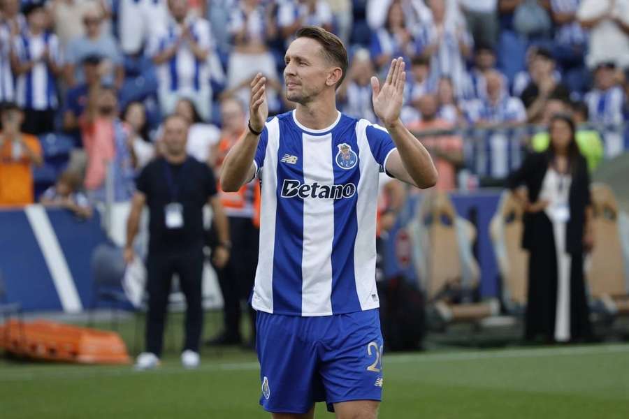 Luuk de Jong se místo odchodu do Saúdské Arábie překvapivě upsal Portu.