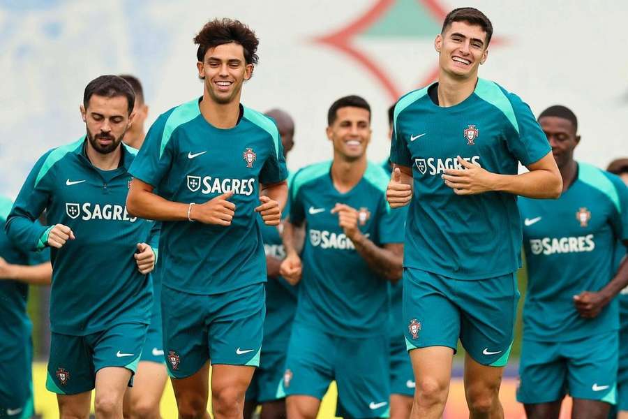 Bernardo Silva, João Félix, João Cancelo, António Silva e Nuno Mendes na sessão de treino Bernardo Silva, João Félix, João Cancelo, António Silva e Nuno Mendes na sessão de treino