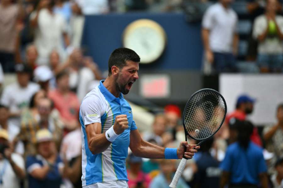 Djokovic celebra su victoria ante Fritz 