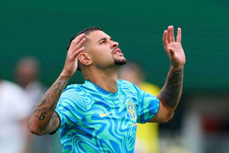 Estrela do Newcastle, Bruno Guimarães, ao serviço do Brasil Estrela do Newcastle, Bruno Guimarães, ao serviço do Brasil