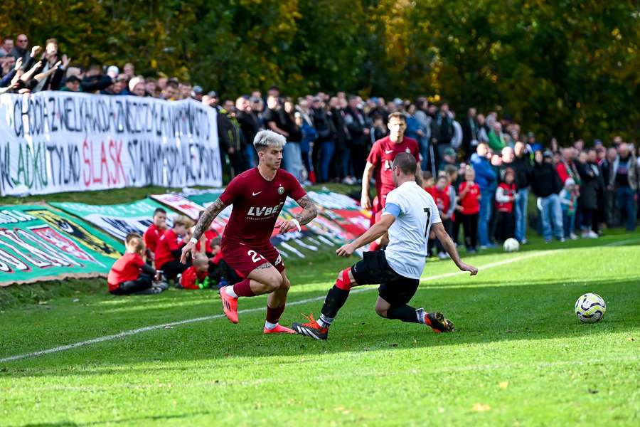 Śląsk Wrocław wygrał 16:0, za to zrewanżował się poza boiskiem