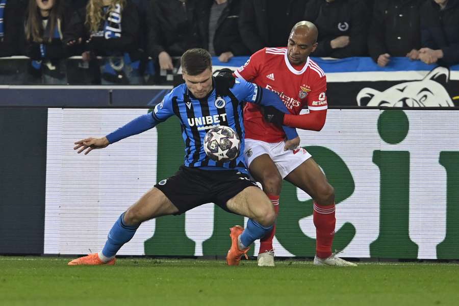 David Neres marca, Benfica goleia Club Brugge e avança na