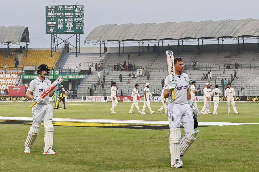 Root leaves the field after a top performance for England