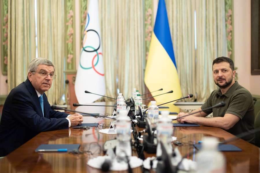 Archive photo of IOC President Thomas Bach and Ukraine President Volodymyr Zelensky meeting in July 2022