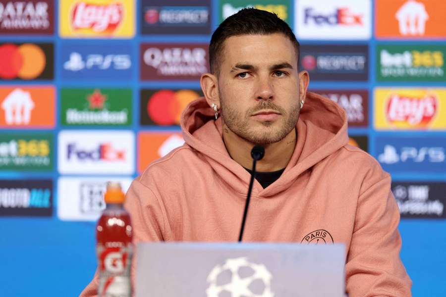 Lucas Hernandez em conferência de imprensa esta terça-feira