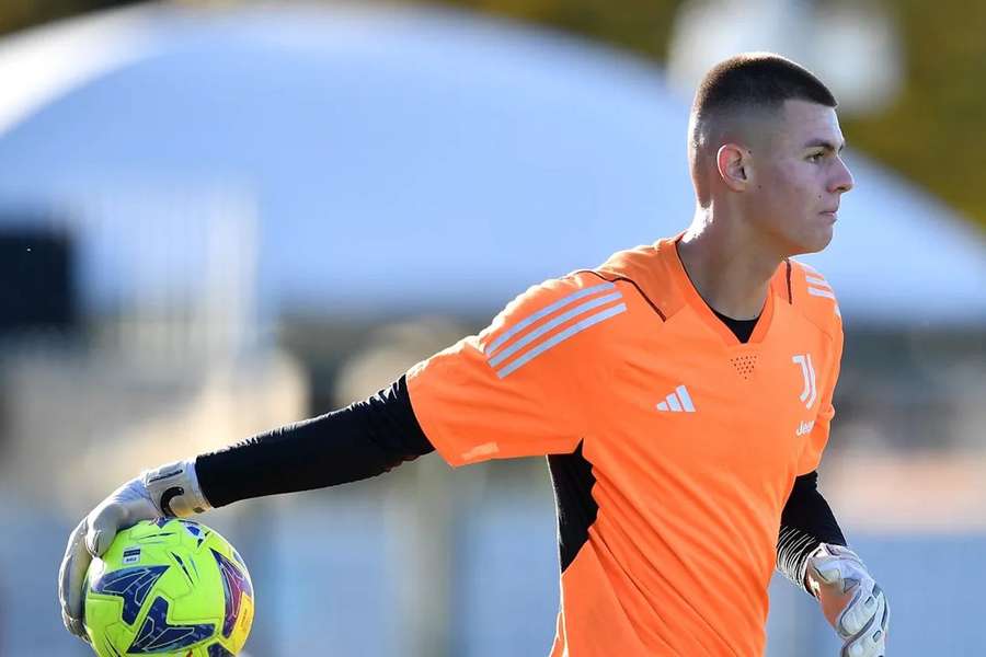 Jakub Vinarcik cumpre quinta temporada na Juventus
