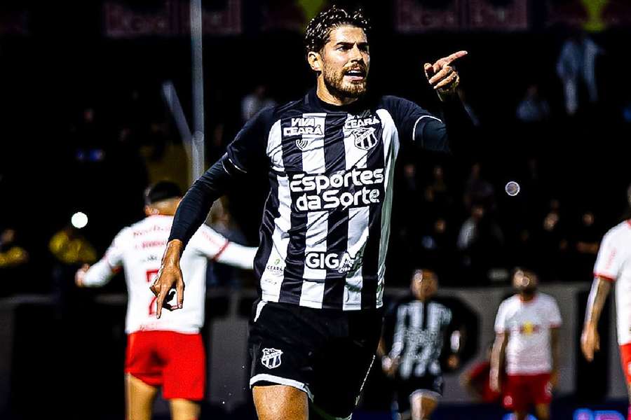 Pedro Raul marcou seu sexto gol em sete jogos pelo Vozão