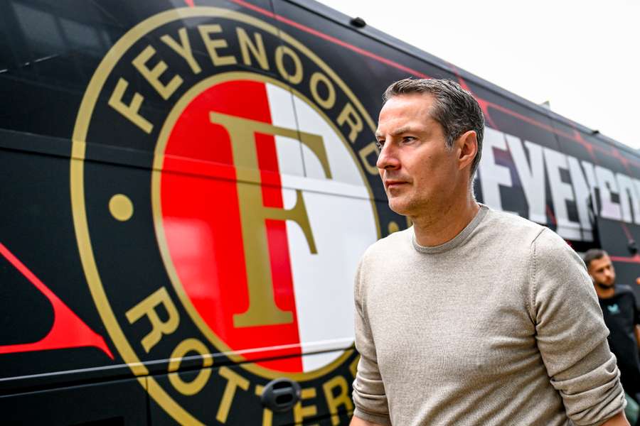 Brian Priske heeft het niet bijzonder makkelijk in zijn eerste maanden bij Feyenoord