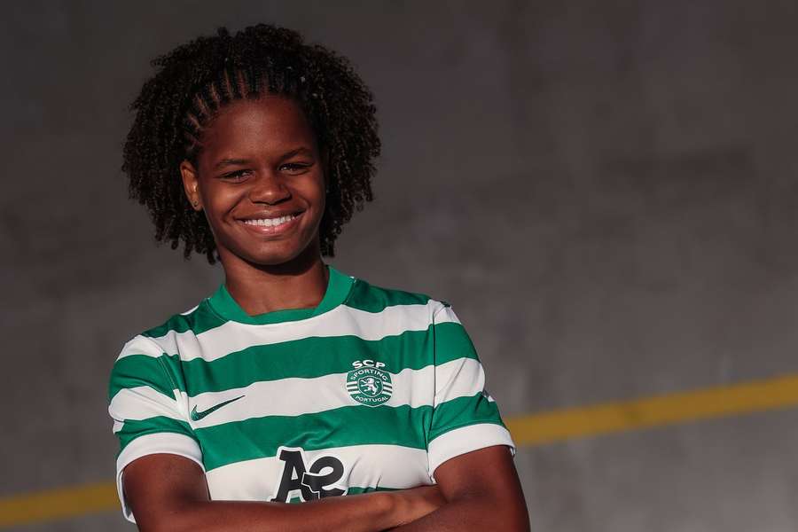 Maísa Correia renovou com o Sporting