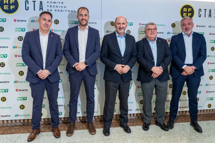 Acto de entrega de las escarapelas internacionales Acto de entrega de las escarapelas internacionales